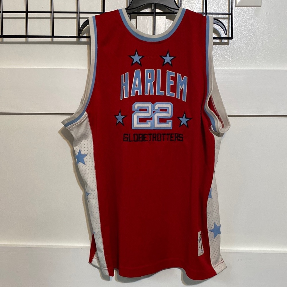 Harlem Globetrotters Jersey. Curly 22. 1927 Platinum FUBU. Men’s Size XL.